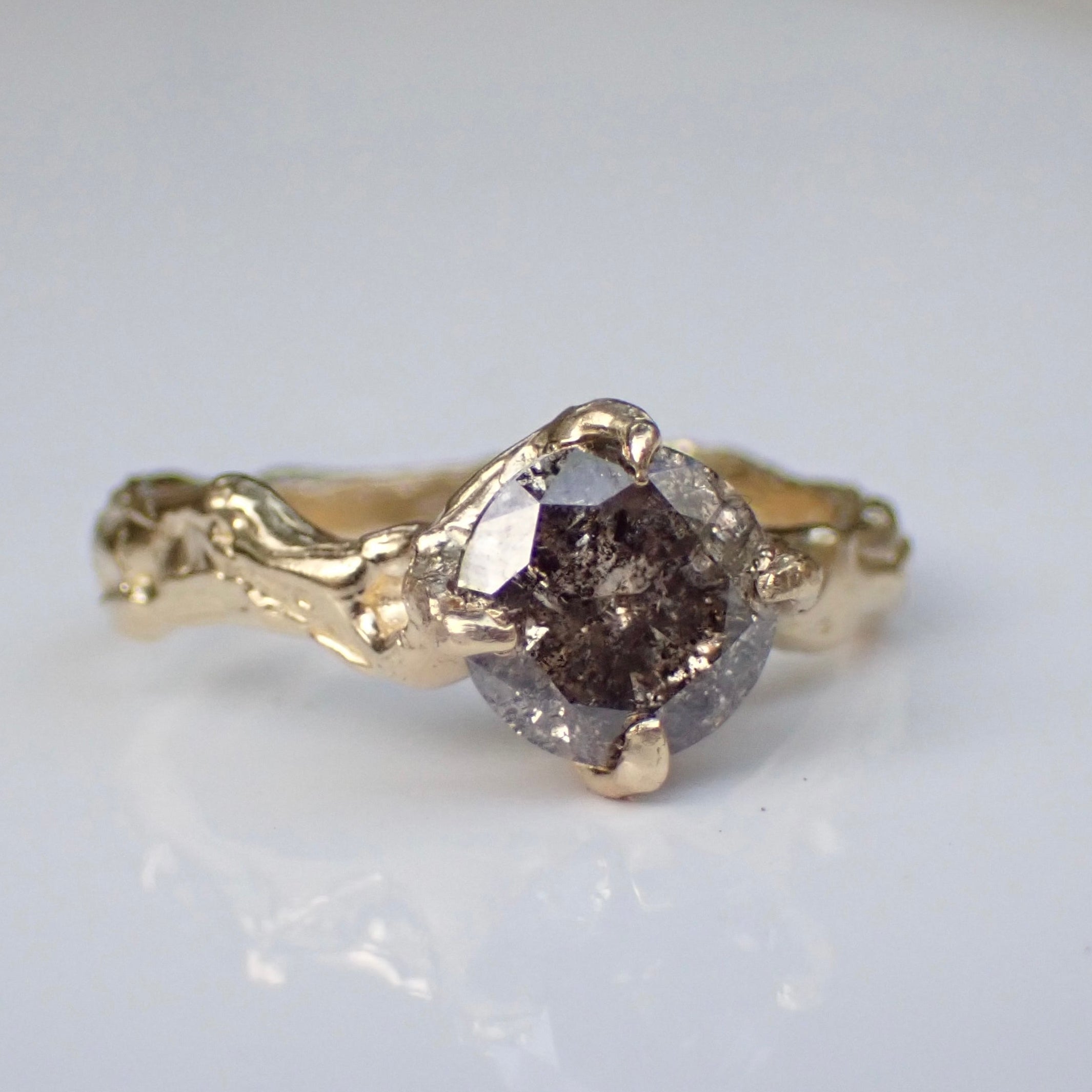 Salt and Pepper Molten Gold Diamond Ring - Brilliant cut