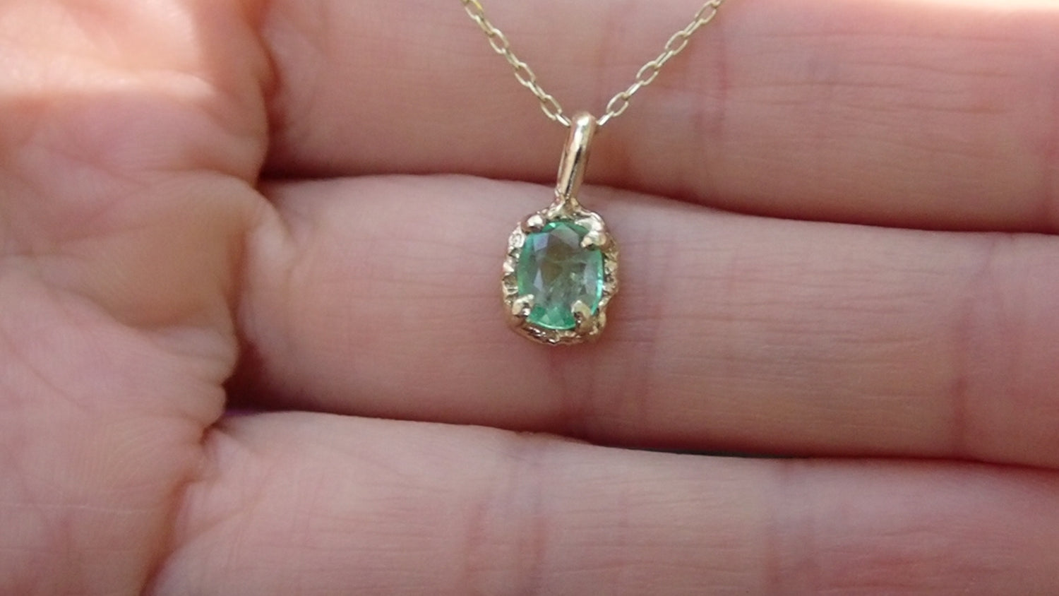 14k Oval Emerald Necklace