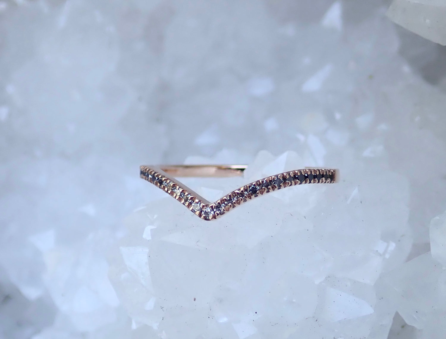 Ombre Pavé Chevron Wedding Band - Salt and Pepper Diamond Ring- mossNstone