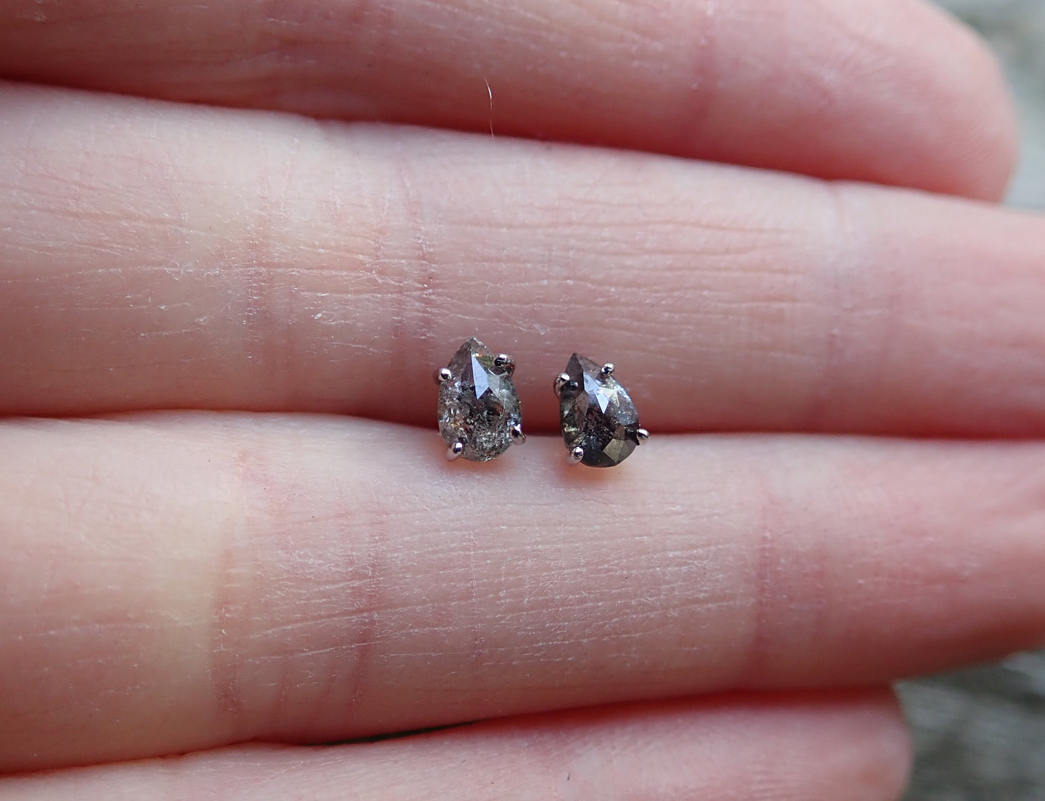 Salt + Pepper Diamond Stud Earrings - Salt and Pepper Diamond Ring- mossNstone