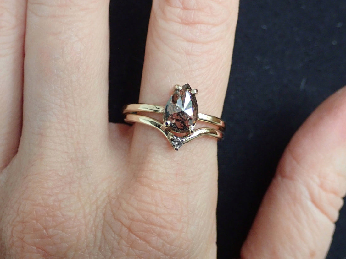 Chevron Band Prong Accent Diamond - Salt and Pepper Diamond Ring- mossNstone