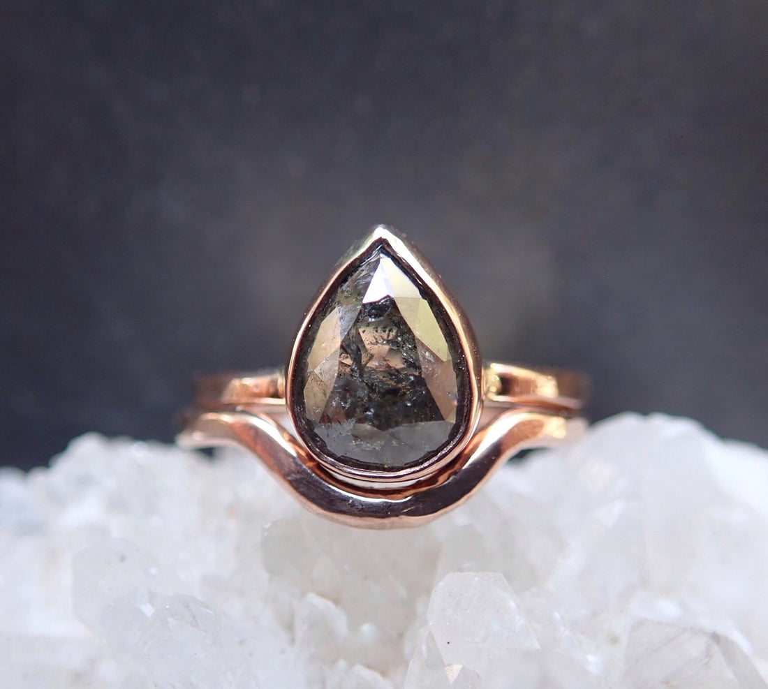 Curved Hammered Band - Salt and Pepper Diamond Ring- mossNstone