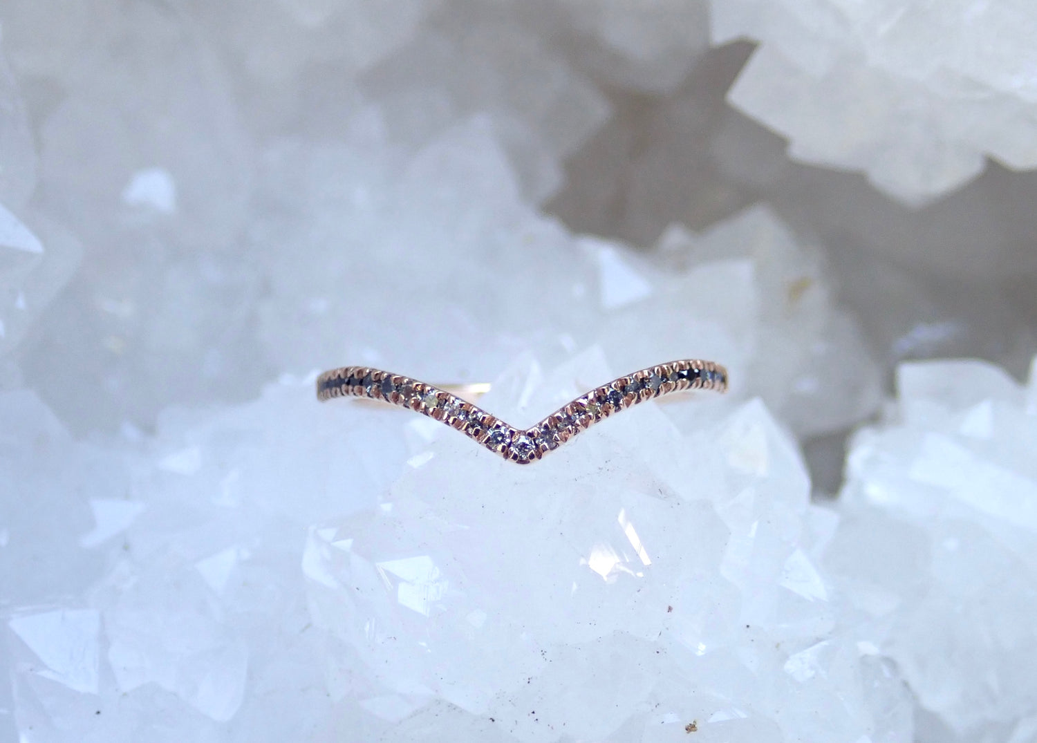 Ombre Pavé Chevron Wedding Band - Salt and Pepper Diamond Ring- mossNstone