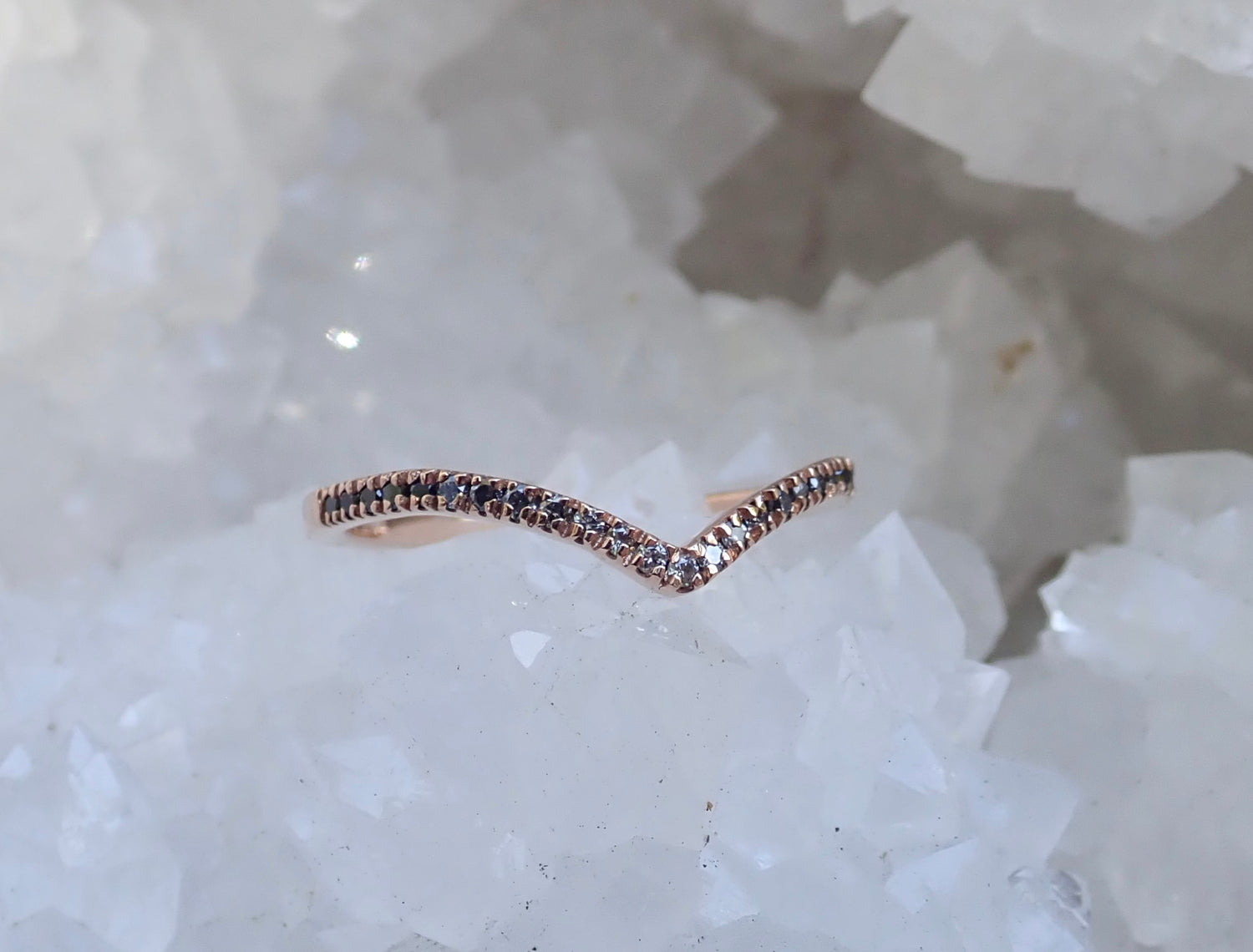 Ombre Pavé Chevron Wedding Band - Salt and Pepper Diamond Ring- mossNstone