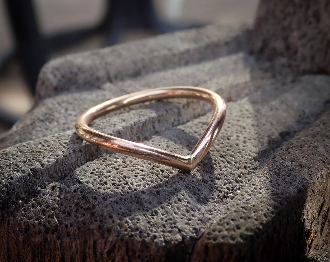 Chevron Gold Wedding Band - Salt and Pepper Diamond Ring- mossNstone