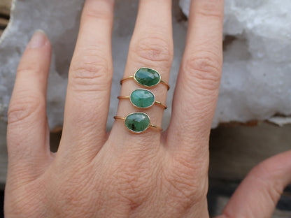 Raw Emerald Ring, Solid 14k Gold, Natural Emerald Ring, Rose Cut, Minimalist Design - mossNstone