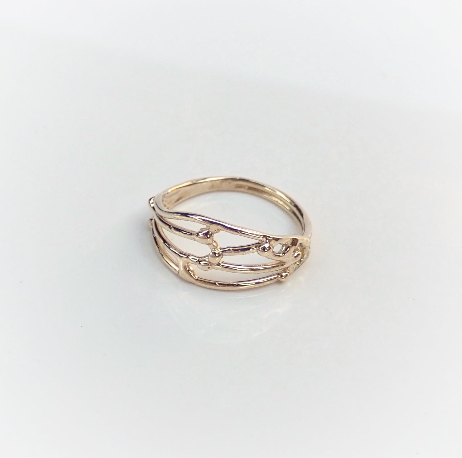 Butterfly Wing 14k Gold Wedding Band - mossNstone