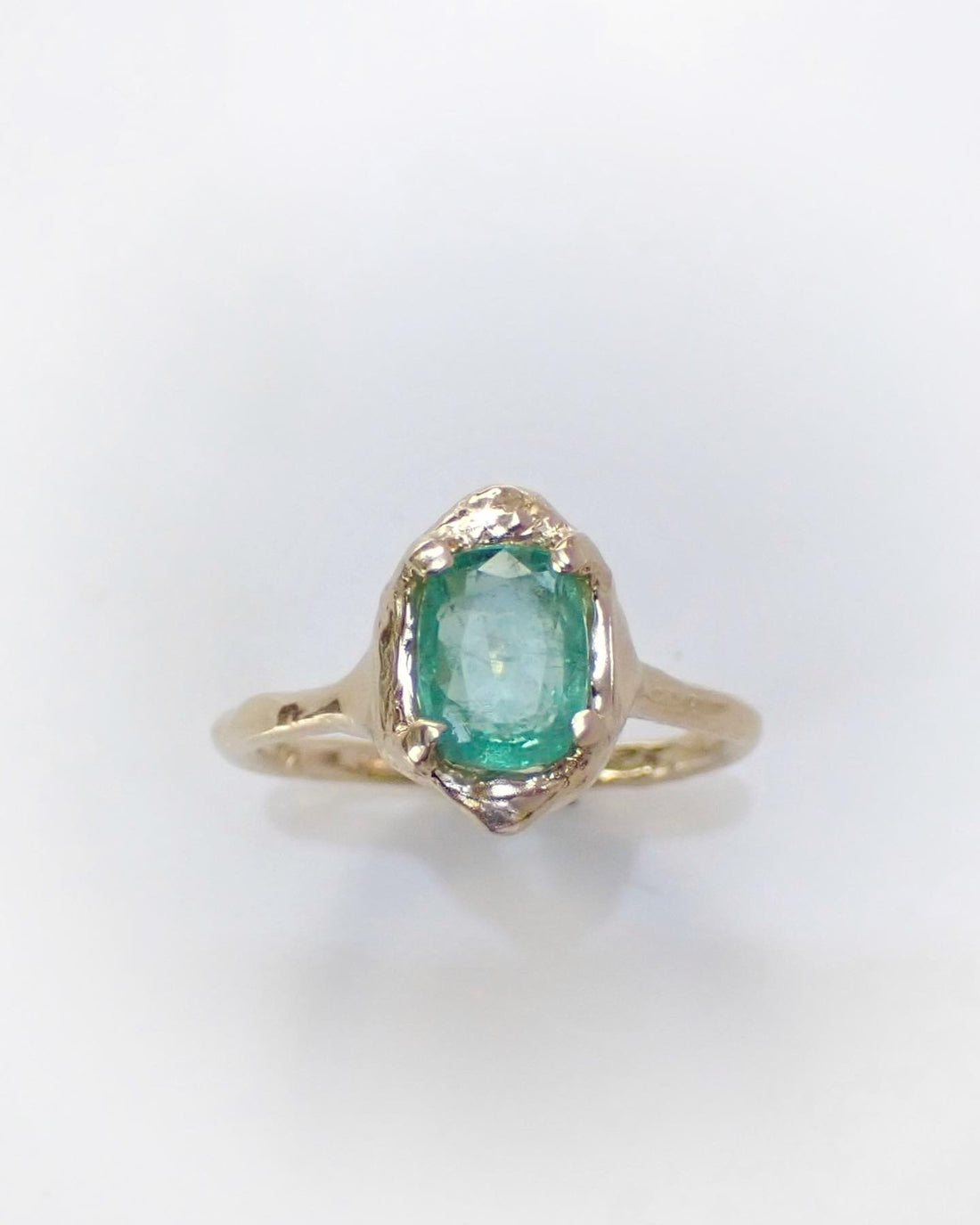 Majestic Natural Emerald in 14k Gold Setting - mossNstone