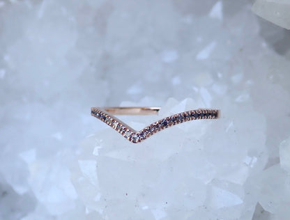 Ombre Pavé Chevron Wedding Band - mossNstone