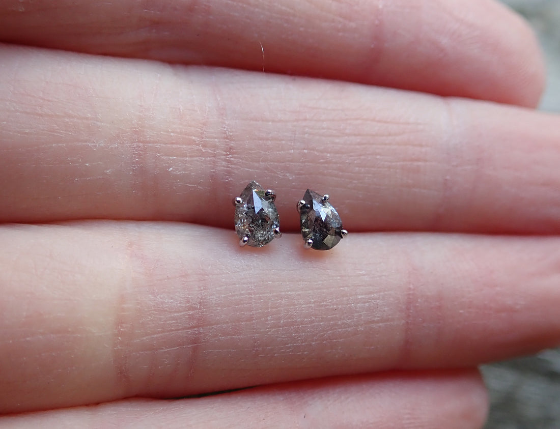 Salt + Pepper Diamond Stud Earrings - Salt and Pepper Diamond Ring- mossNstone