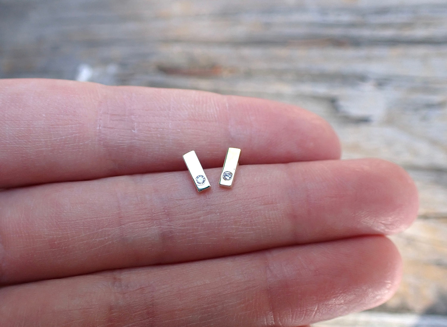 Single Diamond Bar Studs in Solid 14k Gold - mossNstone