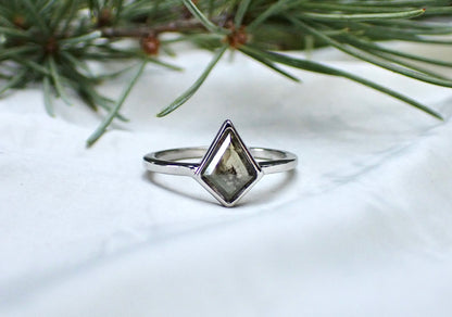Kite Diamond Ring Set in 14k White Gold - mossNstone