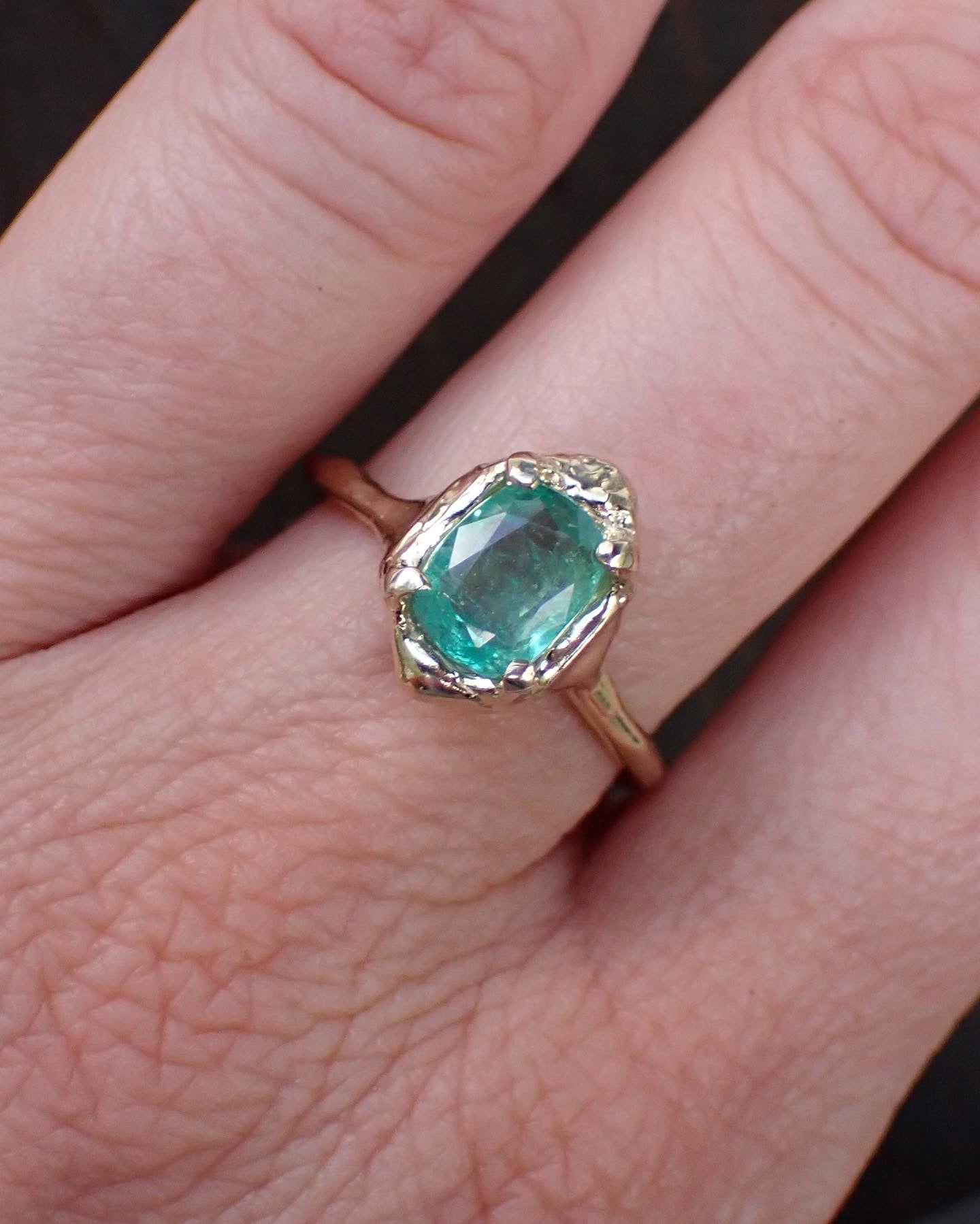 Majestic Natural Emerald in 14k Gold Setting - mossNstone