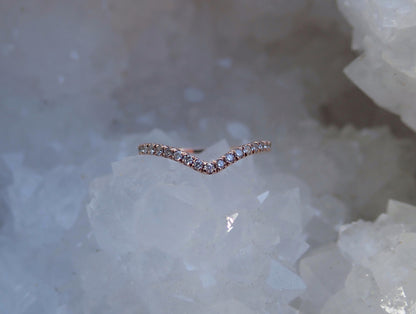 Pavé Chevron Diamond Wedding Band - Salt and Pepper Diamond Ring- mossNstone