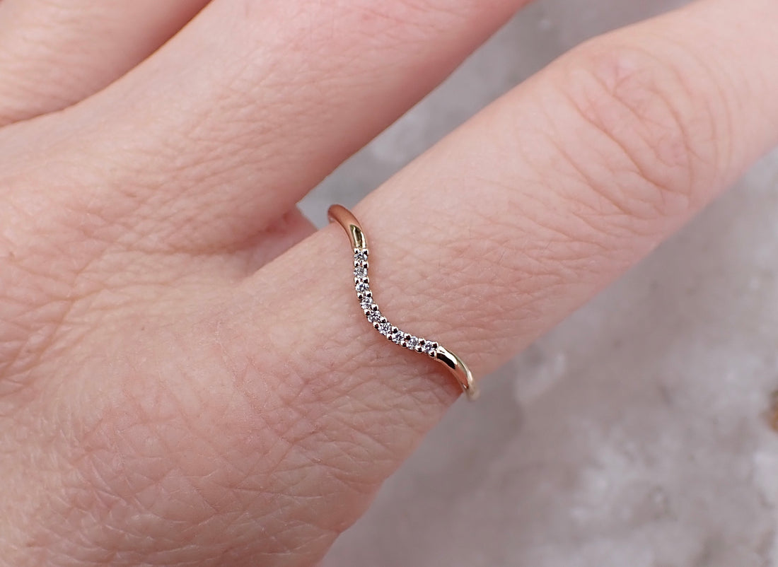 Petite Pavé Curved Wedding Band - Salt and Pepper Diamond Ring- mossNstone