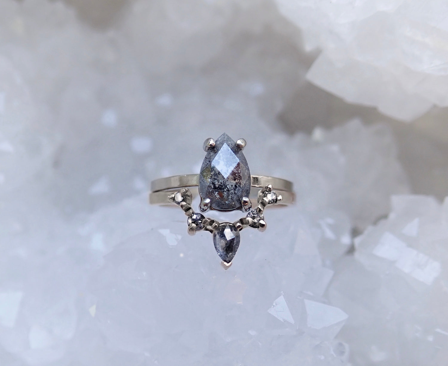 Inverted Diamond Crown Ring - mossNstone