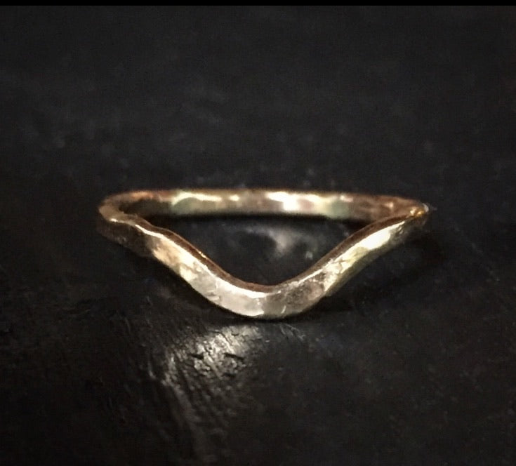 Curved Hammered Band - mossNstone