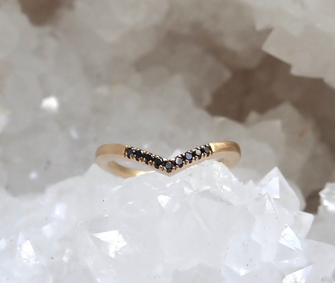 Chevron Pavé Diamond Wedding Band, with Black Diamonds - Salt and Pepper Diamond Ring- mossNstone